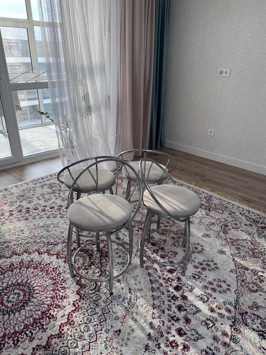 Продам стулья 4 штуки