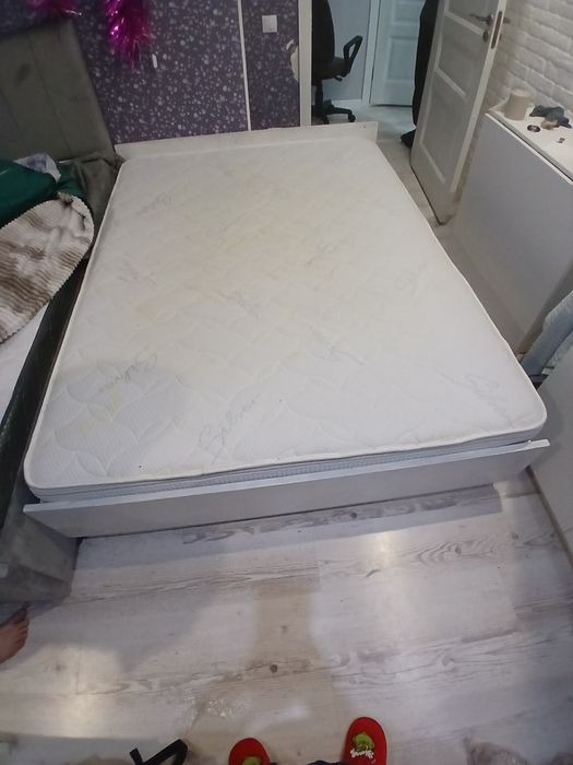 Продам кровать двухспальную