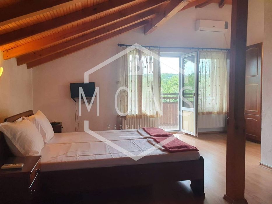 Хотел в Велико Търново, област-с.Емен площ 717 цена 449900