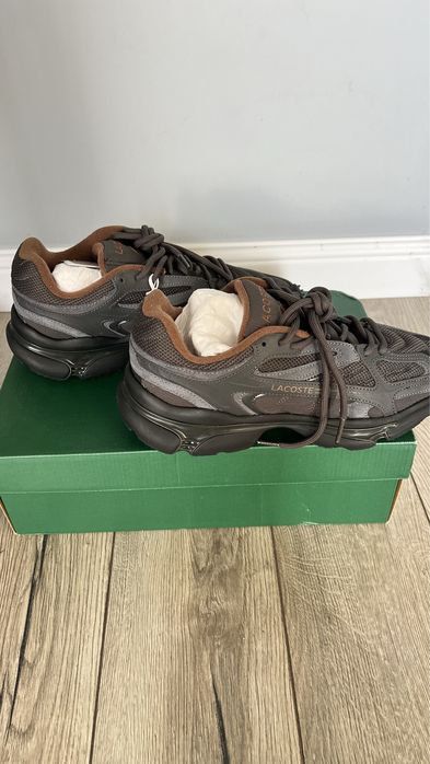 Продам кроссовки Lacoste
