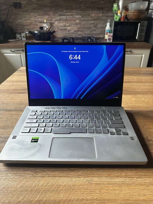 ASUS ROG Zephyrus G14 (2020) – Ryzen 7 4800HS / 16GB RAM / GTX 1650 Ti