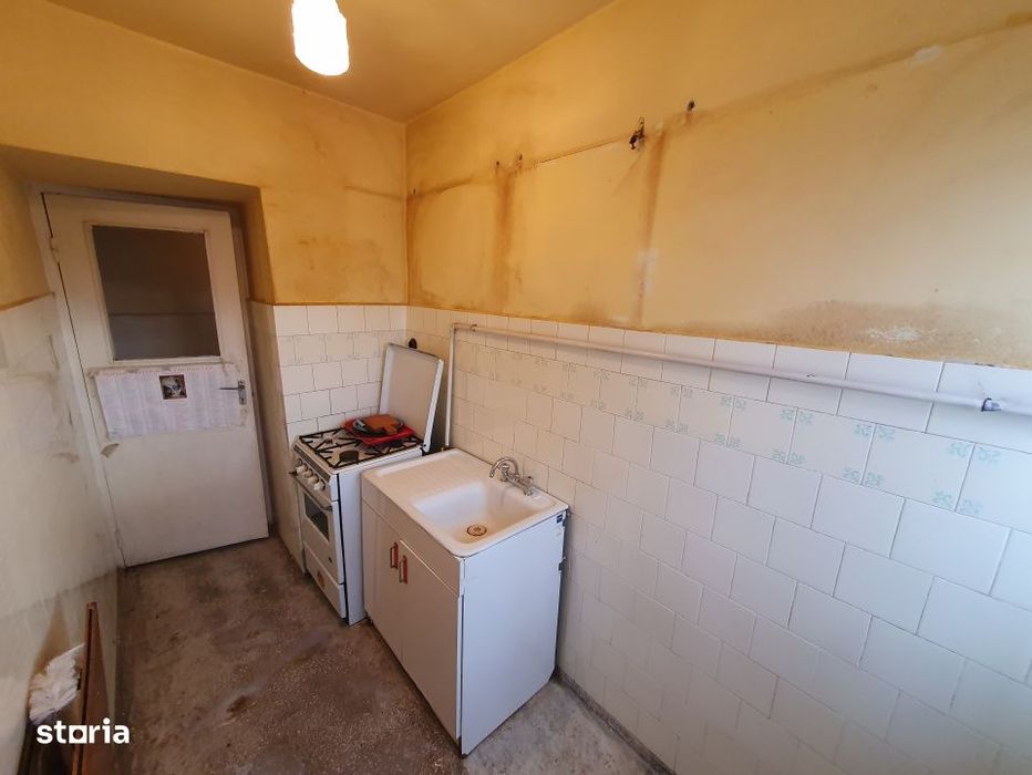Apartament 2 camere, etaj 4, bloc izolat, acoperis - Zona Girocului