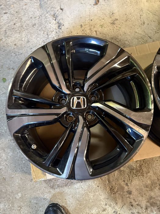 Продавам оригинални алуминиеви джанти за Honda 17”