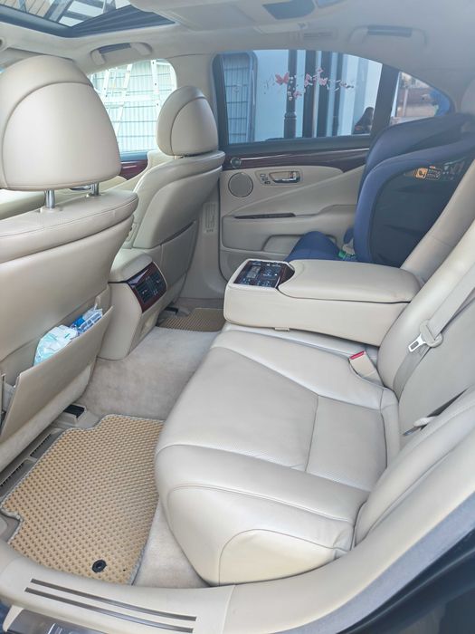 Vand Lexus LS600h