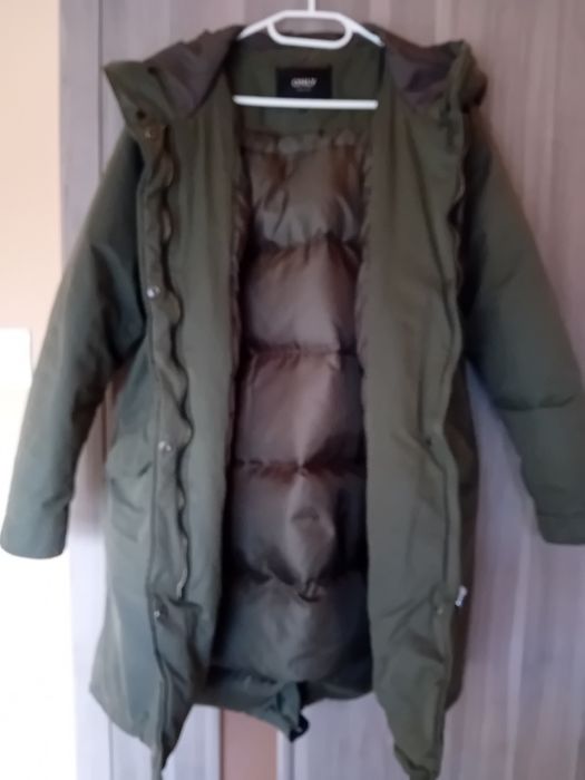Vând geaca groasa de iarna