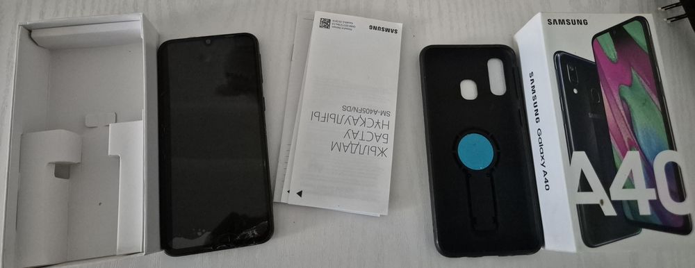 Realme C30, Samsung A40, Redmi smart band 2