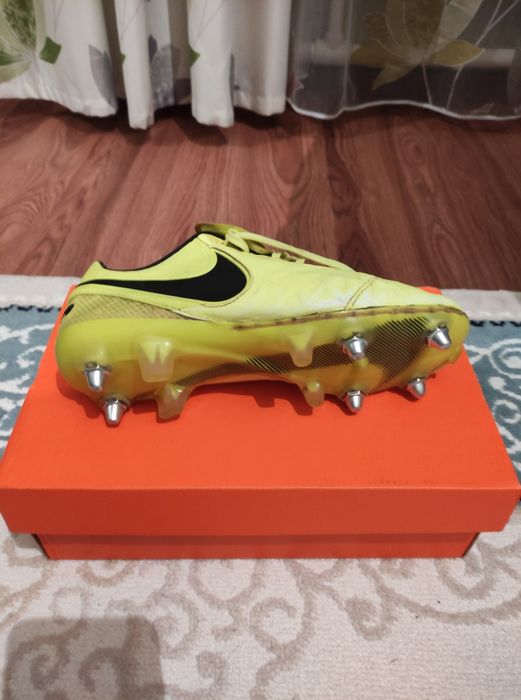 Бутсы Найк темпо