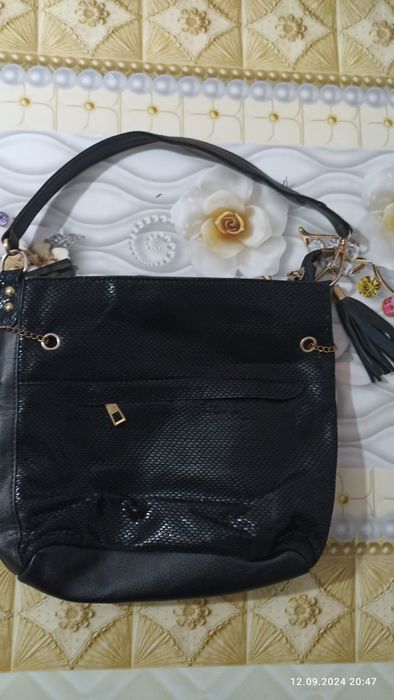 Продам женские сумки б/у