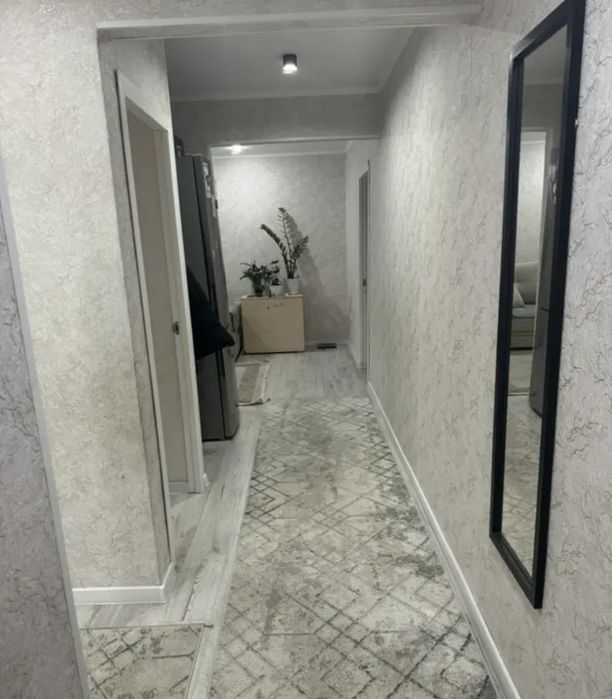 продам 3-х ком. центр 2-этаж