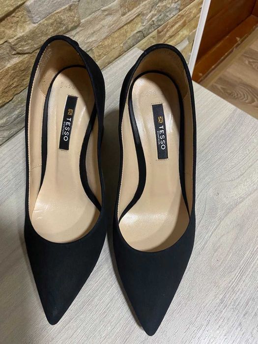 Продаются женские,замшевые туфли