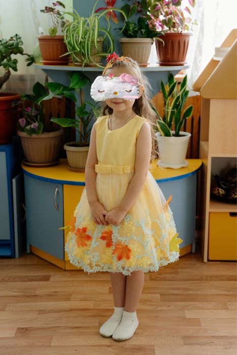 платье праздничное 5000тг - одно