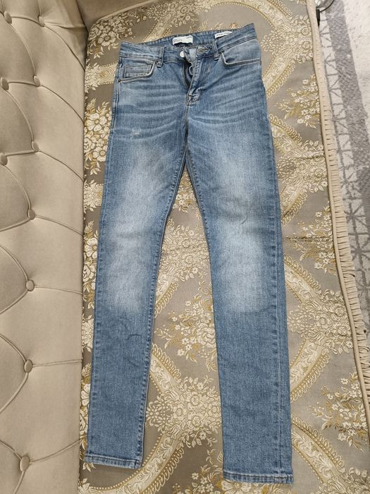 Джинсы новые colins