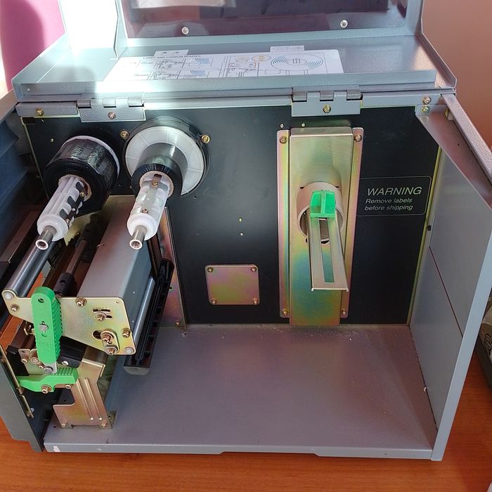 Момитори и баркод принтер