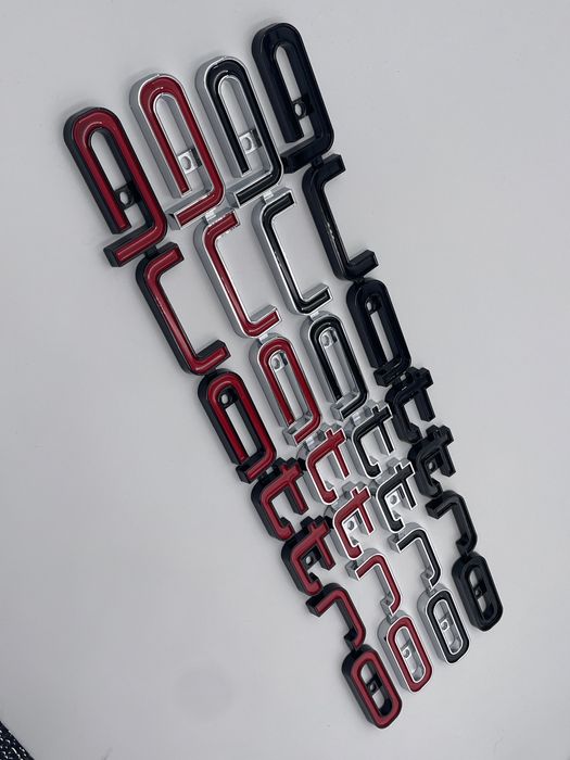 Emblema Audi Quattro grila crom negru