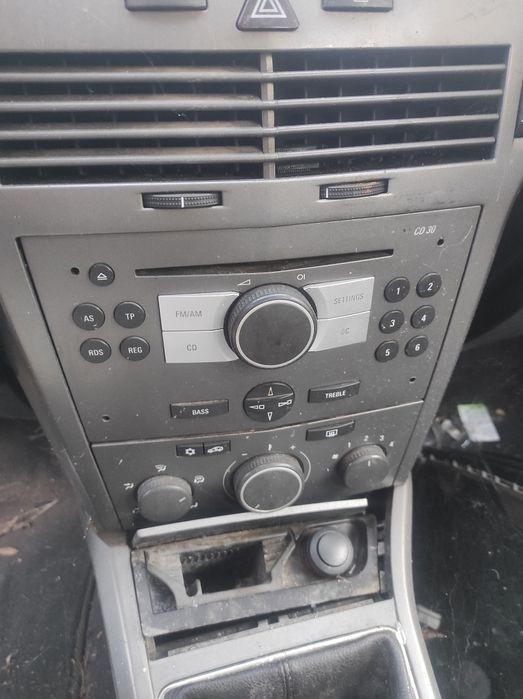 Продавам на части OPEL ASTRA H 1.4 16V 2005 г.