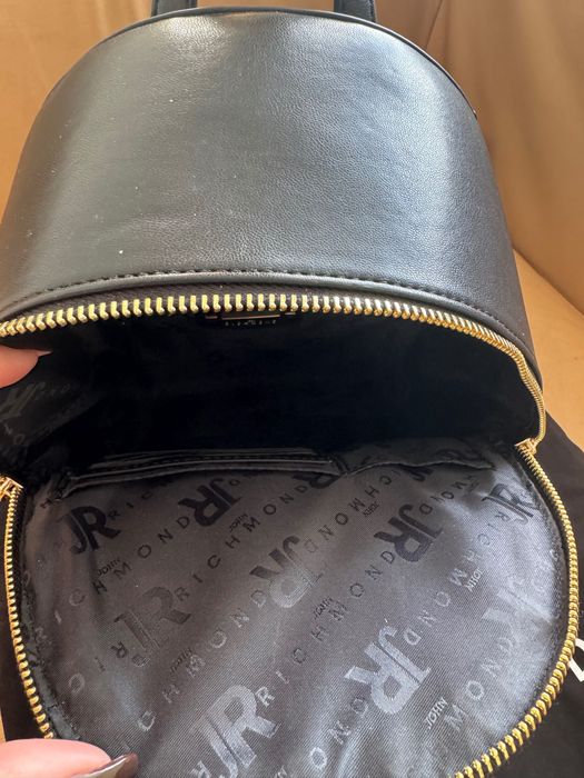 Раница на John Richmond