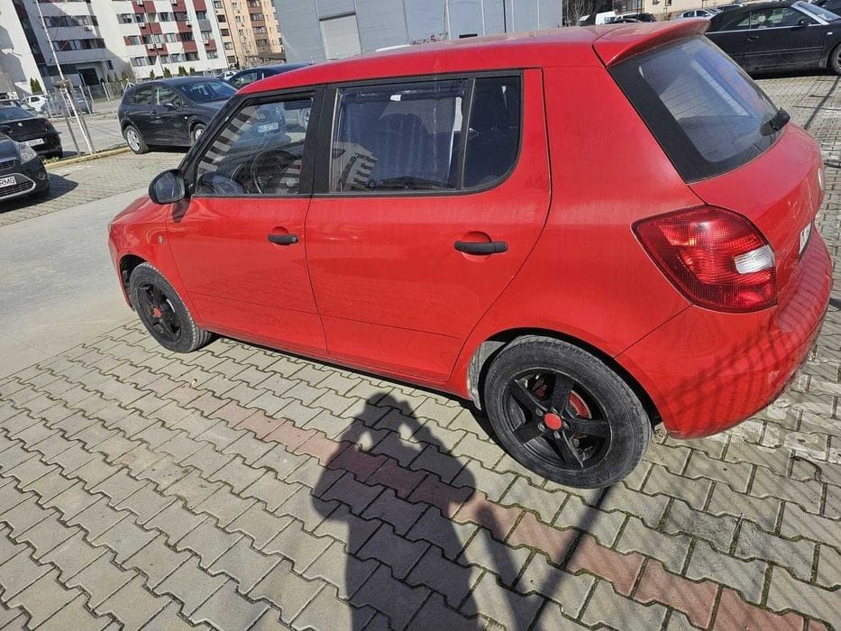 Vând skoda fabia 1.2