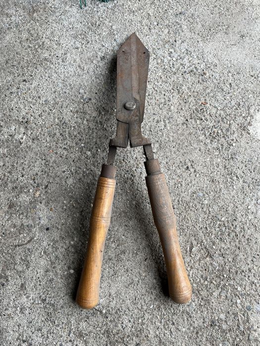 Foarfeca gard vintage cu manere lemn