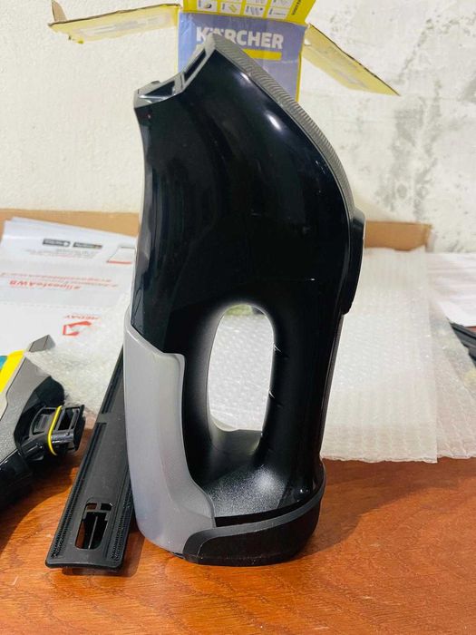 Aspirator pentru geamuri KÄRCHER WV 6 Plus Multi Black Edition, autonomie extrem de lungă a bateriei de 100 de minute