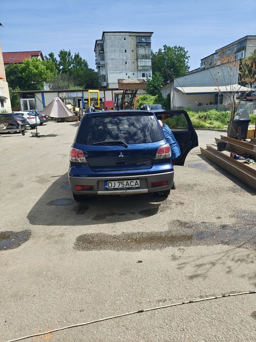 Vând auto Mitsubishi outlander