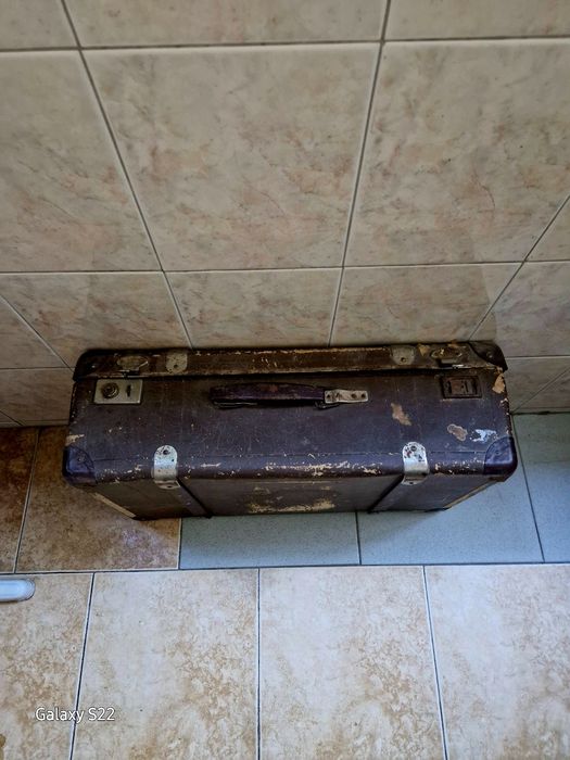 Ретро куфар ,използван, кафяв цвят