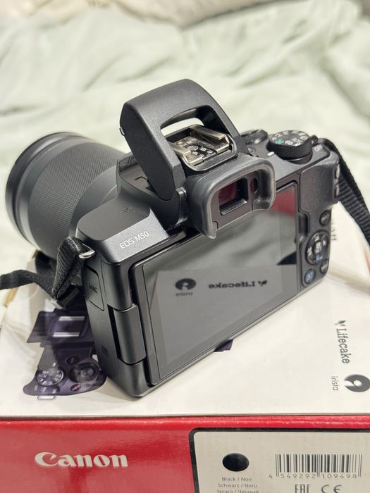 Продам Canon EOS M50 Kit (18-150mm)