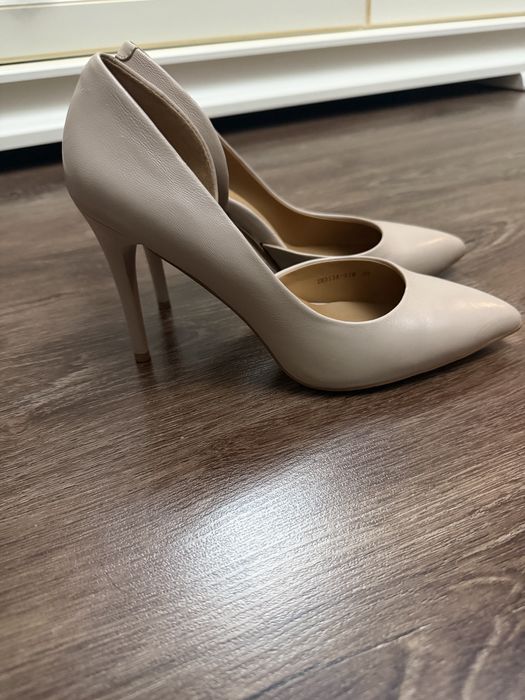 Туфли-лодочки(бежевые)