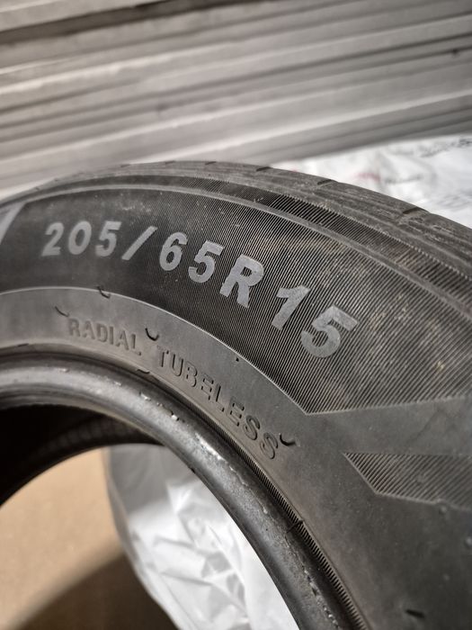 Продам две шины Suilun