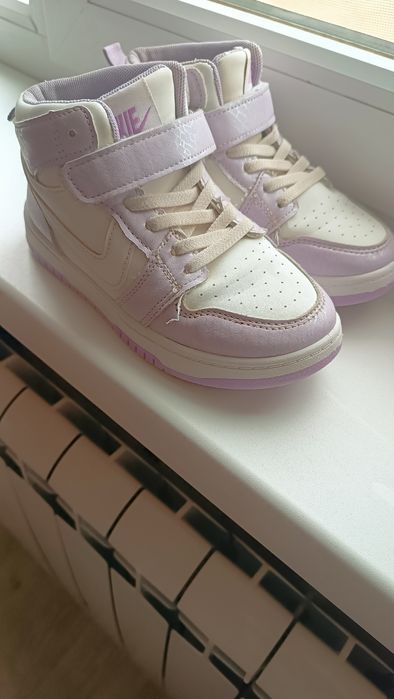 Кроссовка 32размер