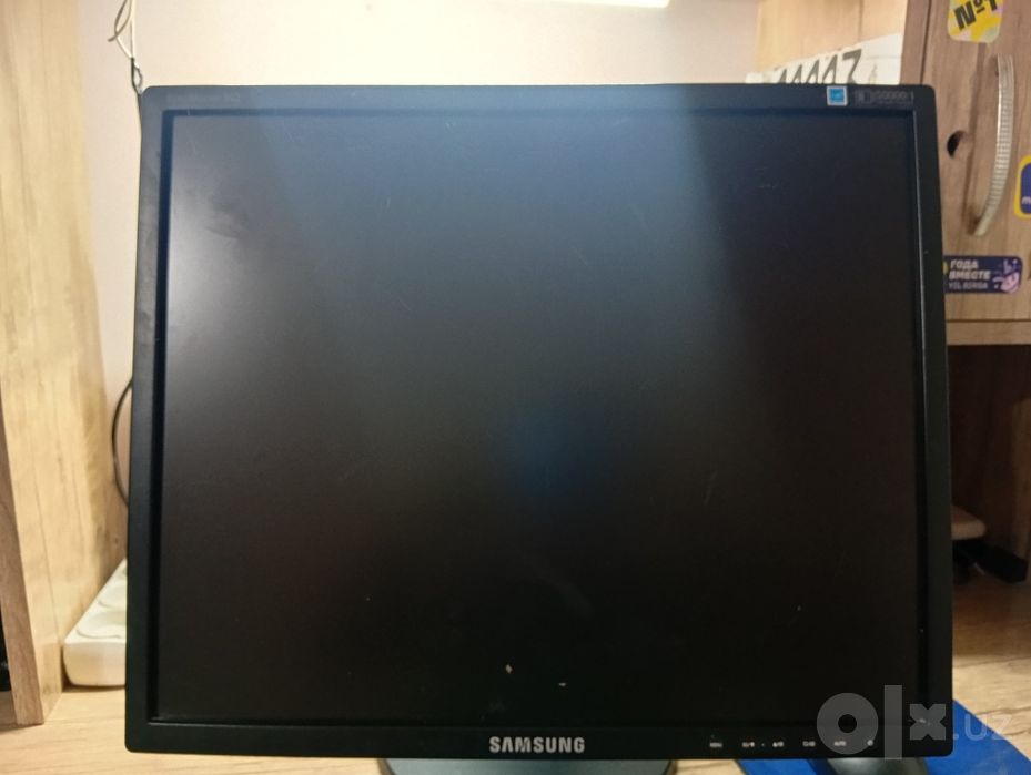 Монитор SAMSUNG в хорошем состоянии