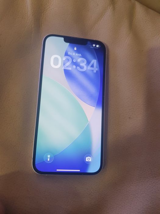 Продам IPhone 13