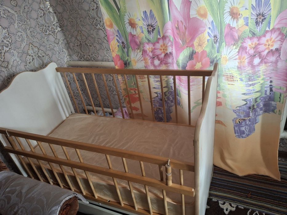 Продам манежку .