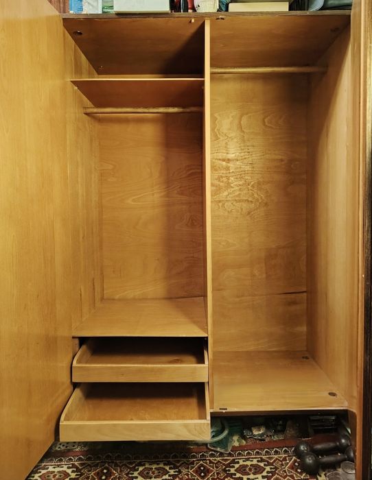 Шифонер и Стенка СССР в отличном состоянии из дерева.