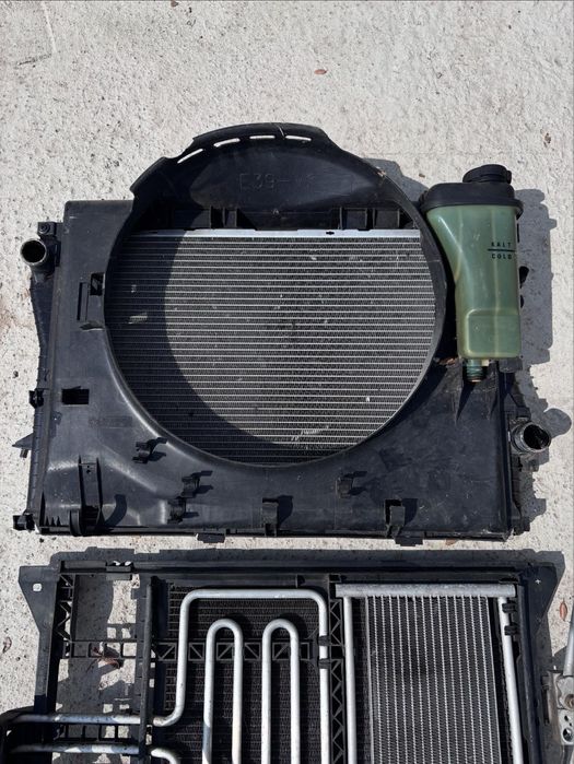 Радиаторы  е39 бмв