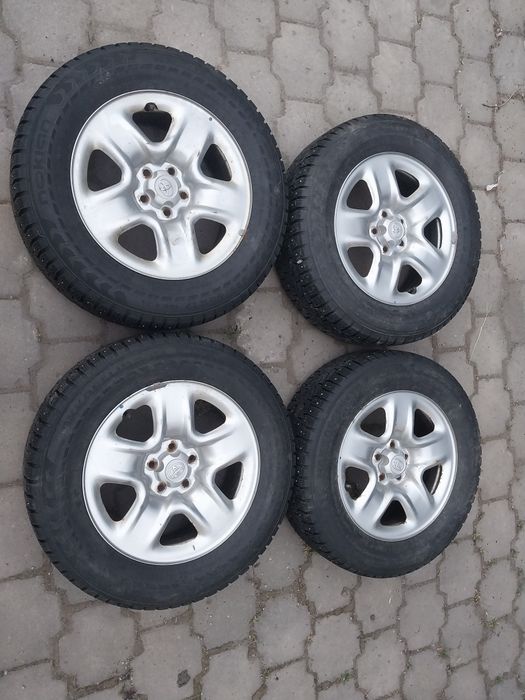 Диски R17 на Toyota Rav 4. С резиной цена 150.
