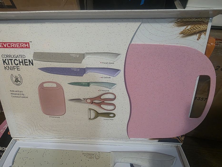 Набор ножей. Наборы разные.