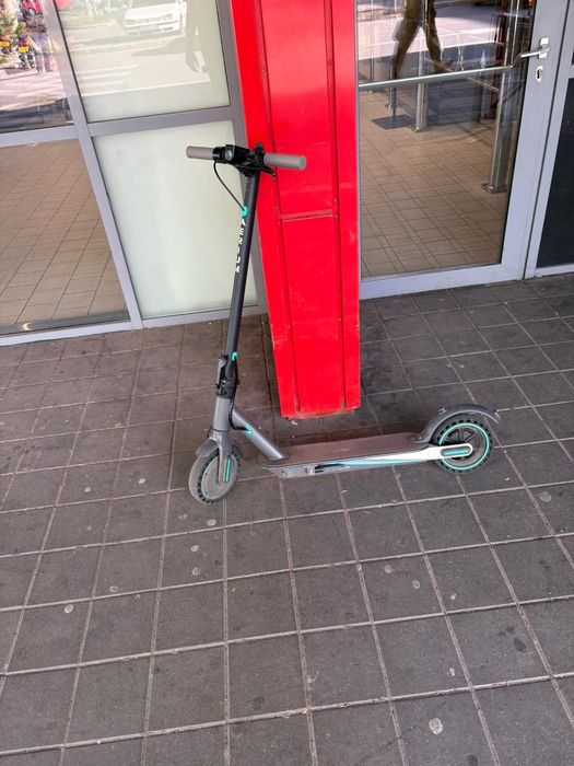 Vând trotineta electrica