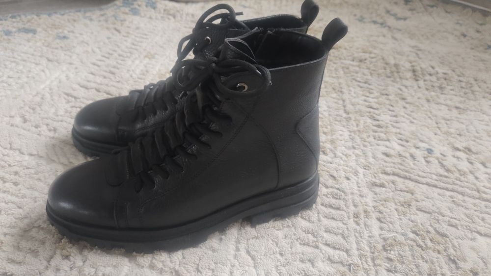 Продам зимний обувь