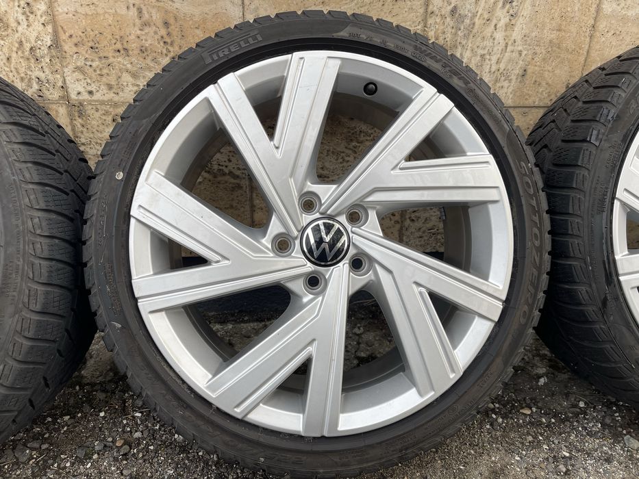 Jante Roti 18 VW Golf Gti Jetta Touran Skoda Anvelope iarna 225 40 R18