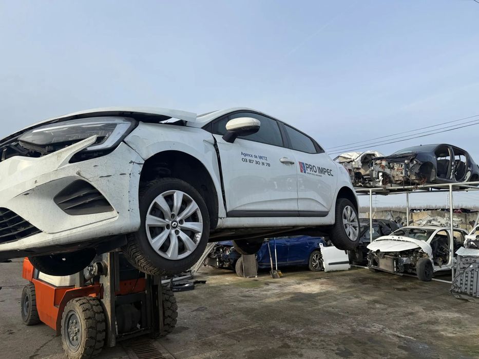 Dezmembrez Renault Clio V