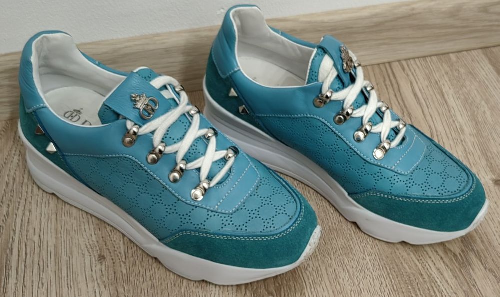 Обувки от естествена кожа
"Daris"
38 размер 24,5 см
Обувани веднъж,но