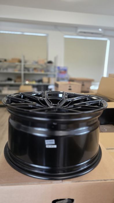 Jante R19 5x112 Forzza Gravity Flow Forged Noi Audi A3 A4 A5 A6 A7 A8 Q3 Q5 Q7 Mercedes C E S CLA CLS GLC GLE BMW G20 G30 F40 X1 X3 Seat Leon Cupra