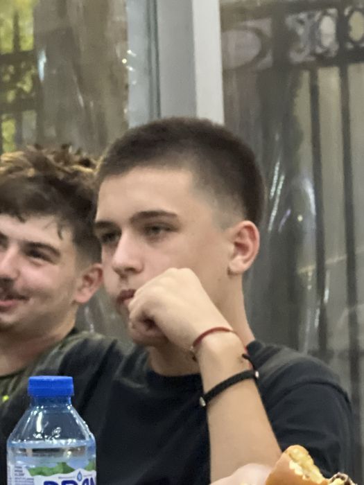 Професионален глупак, 1.60см; 25кг; 12 узбекистански рубли