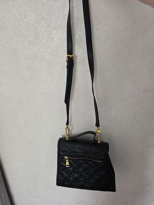 Продам Сумочку коженую