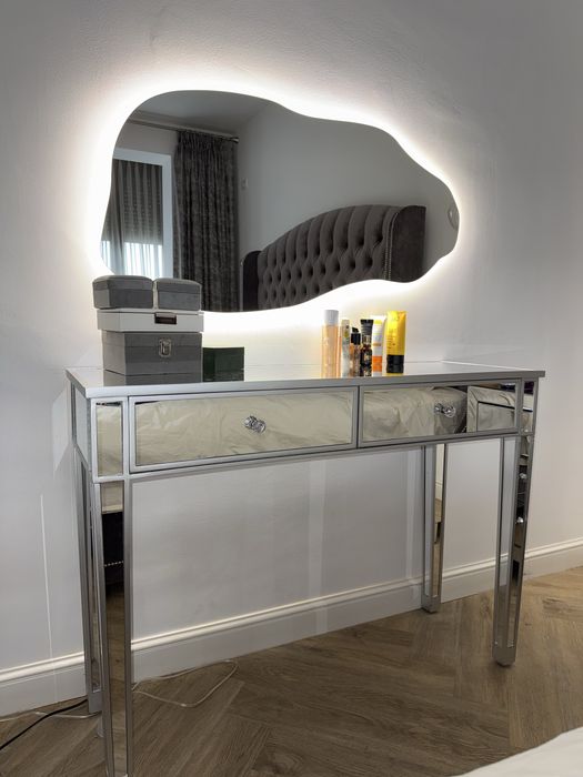 Masuta machiaj cu oglinda led