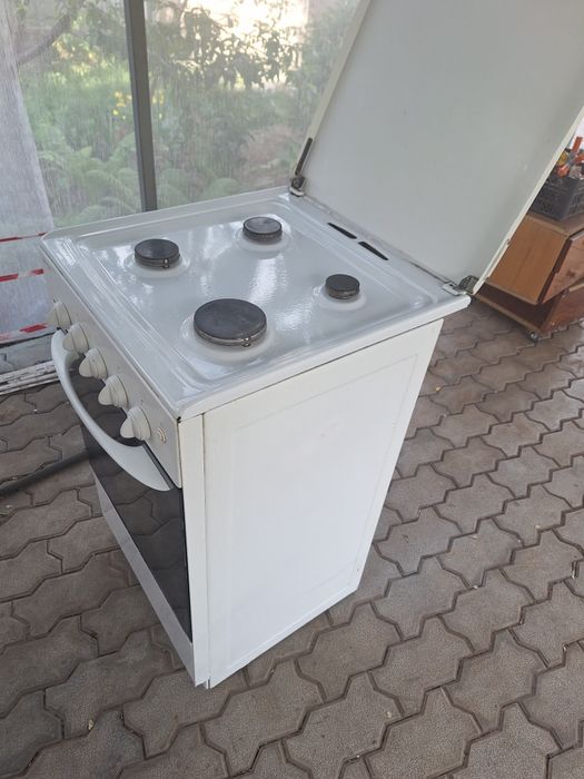 Продам газовая плита zanussi
