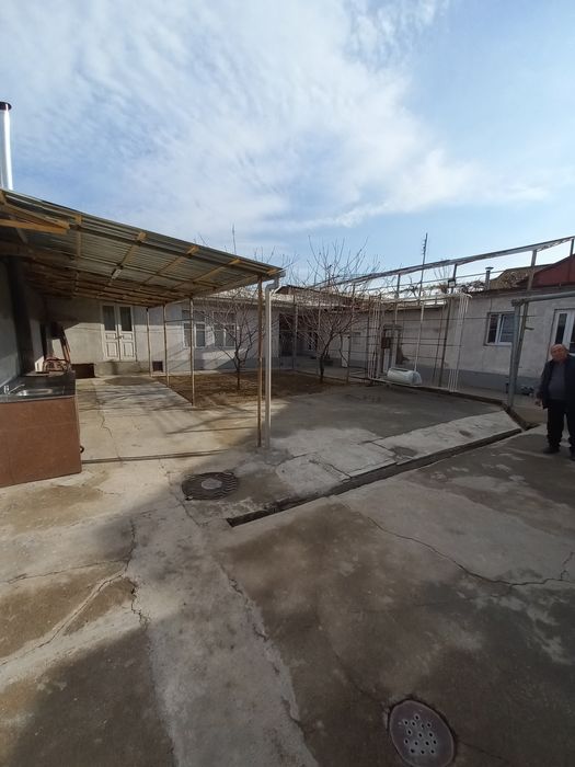 Olmazor tumanida sebzorga yaqin 4.57-sotok Hovli sotiladi 8-hona