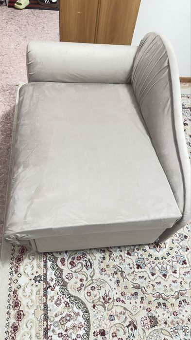 Продам кровать, раздвижную софу серого цвета