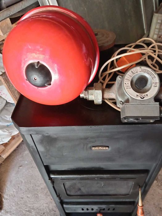 Продавам камина Прити с водна риза.