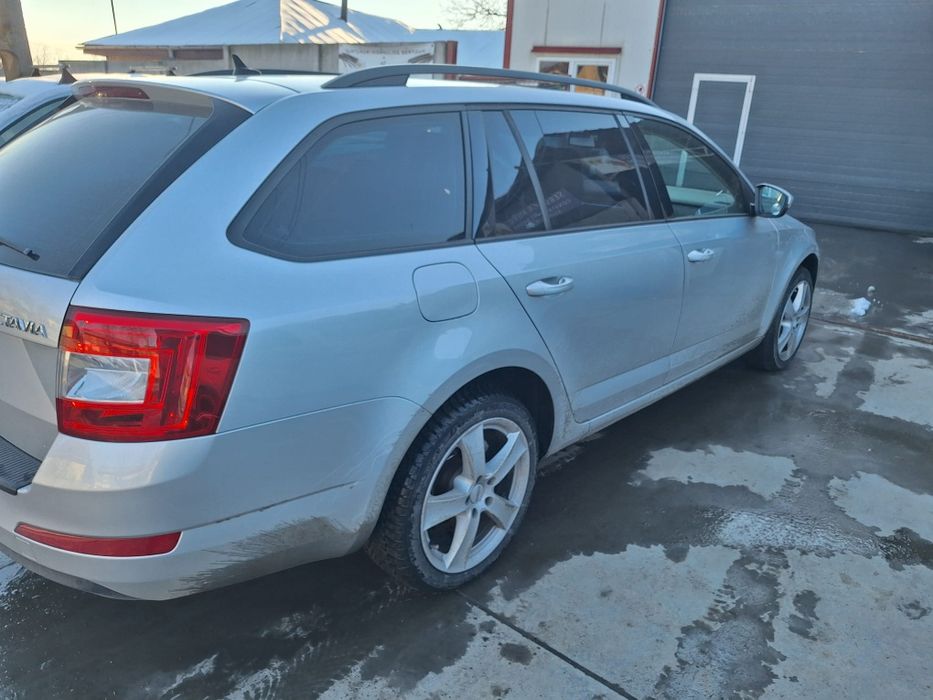 Skoda octavia 3 avariata